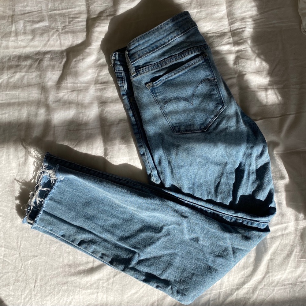 Levi’s 712 Slim Jeans